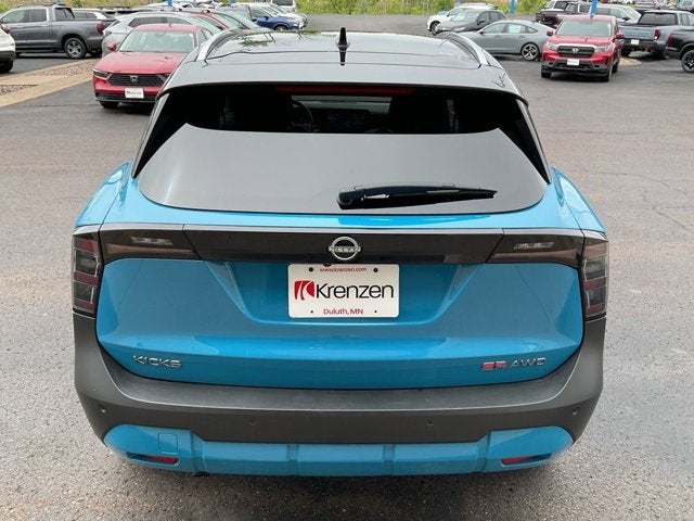 2025 Nissan Kicks SR