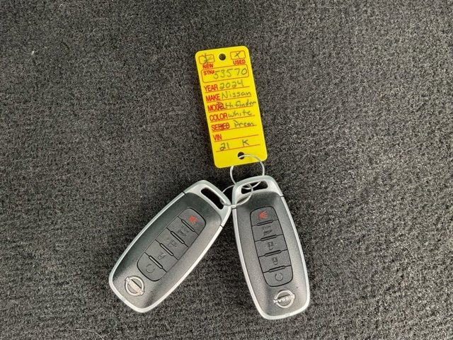 2024 Nissan Pathfinder SV