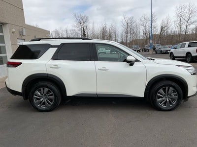 2024 Nissan Pathfinder SV