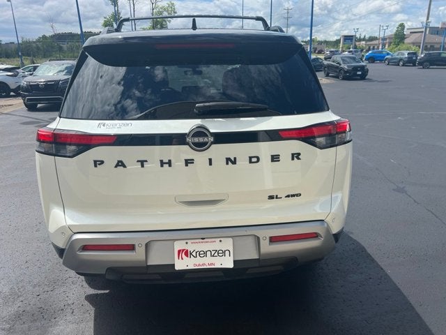 2023 Nissan Pathfinder SL