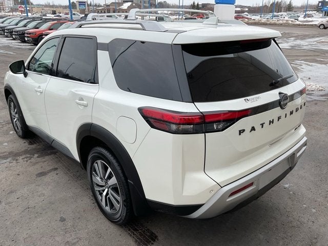 2024 Nissan Pathfinder SL