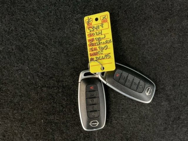 2024 Nissan Pathfinder SL