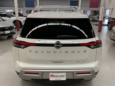 2024 Nissan Pathfinder SL