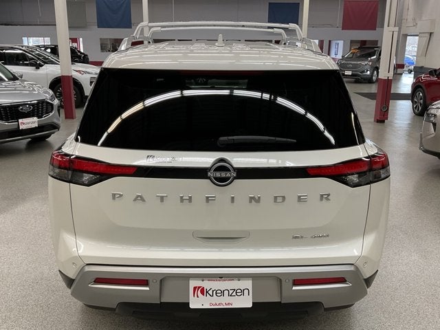 2024 Nissan Pathfinder SL