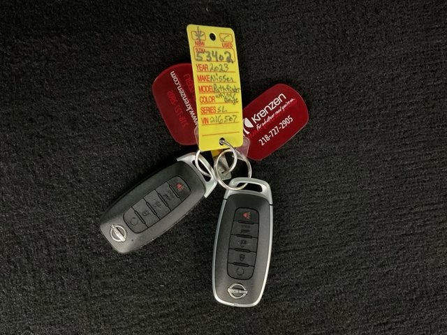 2023 Nissan Pathfinder SL