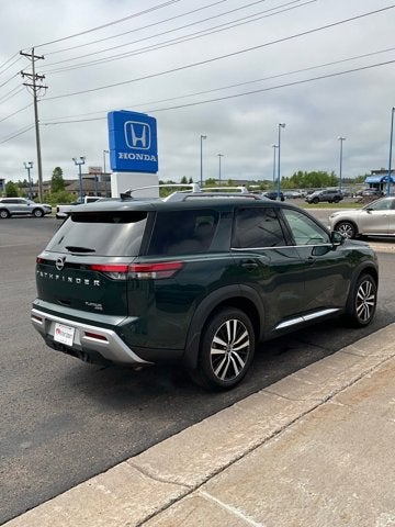 2024 Nissan Pathfinder Platinum