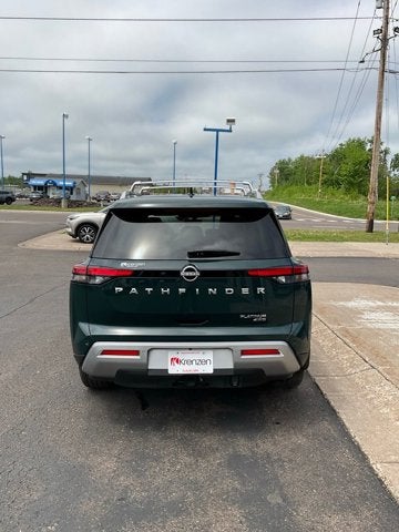2024 Nissan Pathfinder Platinum