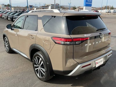 2024 Nissan Pathfinder Platinum