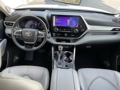 2023 Toyota Highlander Platinum