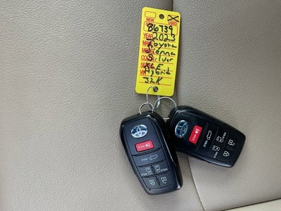 2023 Toyota Sienna XLE