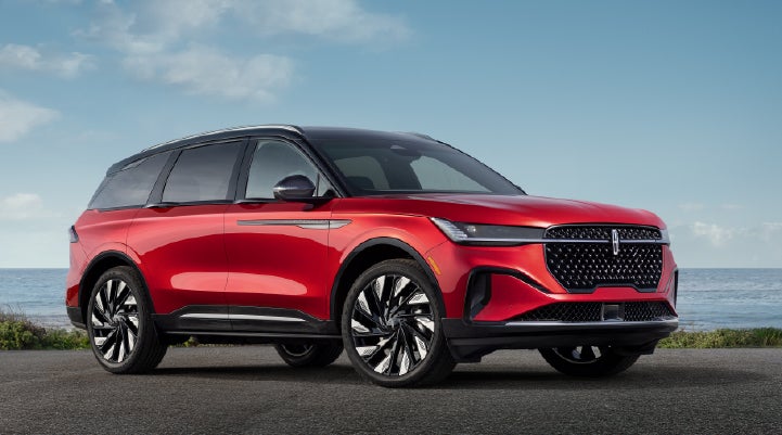 A 2026 Lincoln Nautilus® Reserve model is shown with the stylish available Jet Appearance Package. | Krenzen Lincoln in Duluth MN