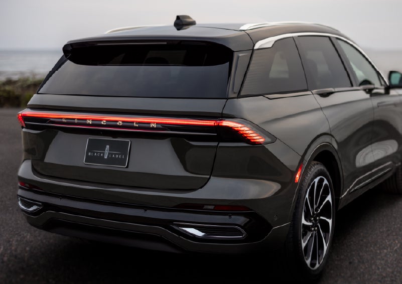 The rear of a 2026 Lincoln Black Label™ Nautilus® SUV displays full LED rear lighting. | Krenzen Lincoln in Duluth MN