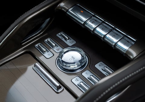 A crystal-inspired volume knob is shown in the center floor console of a 2026 Lincoln Nautilus® SUV. | Krenzen Lincoln in Duluth MN